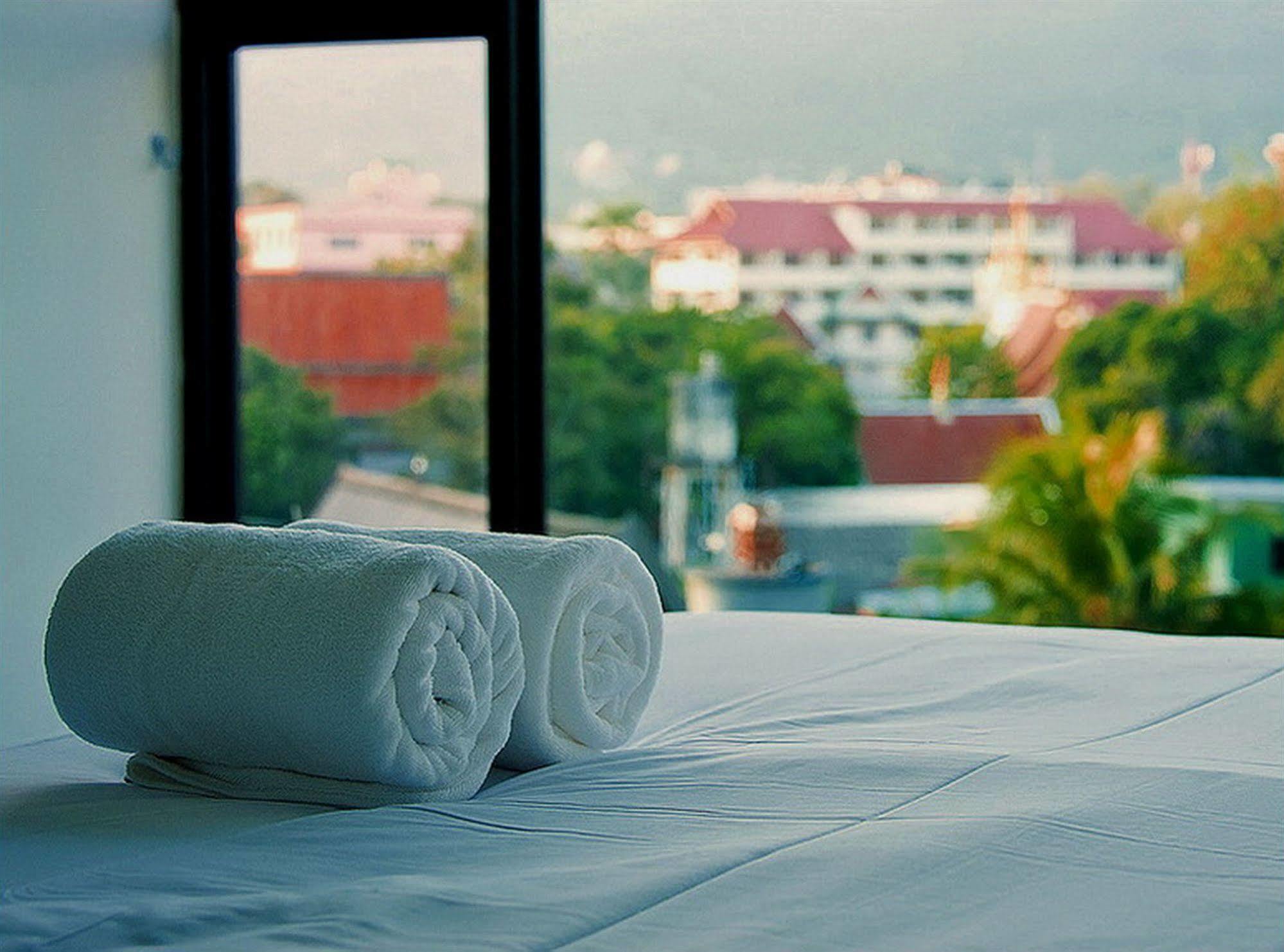 Bed Changkian - Adults Only Hotel Chiang Mai Buitenkant foto